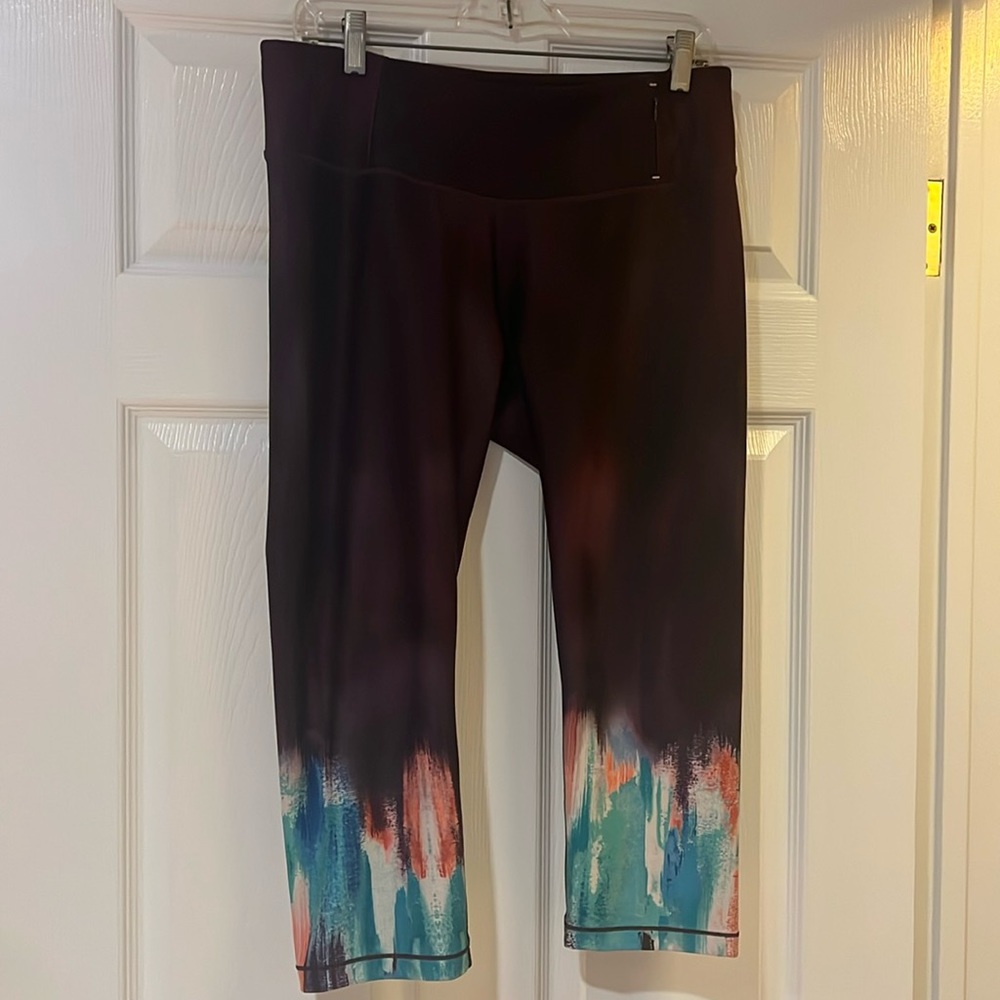Calia by Carrie Underwood Capri leggings